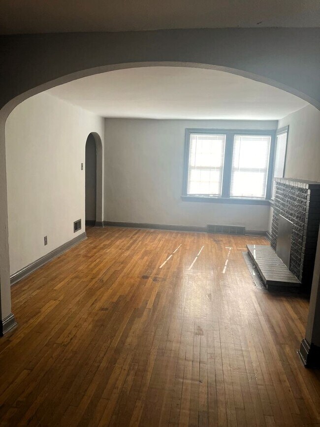 Building Photo - 3 Bedroom Home for Rent in Ferguson!