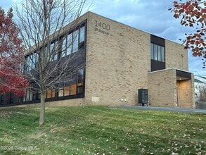 Building Photo - 1400 8th Ave