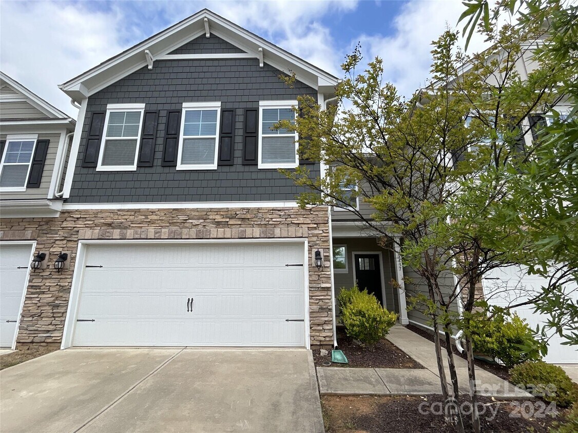 1437 Bramblewood Dr, Fort Mill, SC 29708 Townhome Rentals in Fort