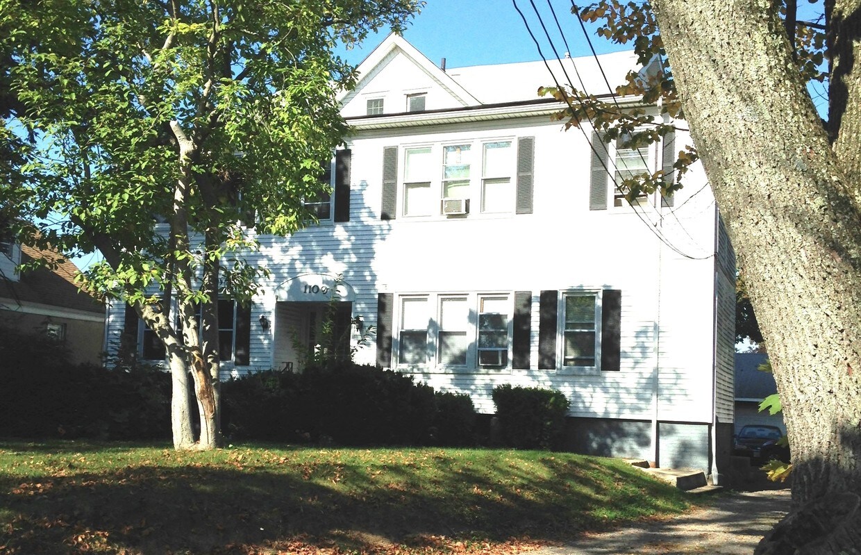 Building Photo - 1109 Livingston Ave