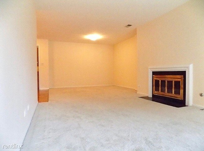 Building Photo - 2 br, 2 bath Condo - 901 Hinman Avenue 2C