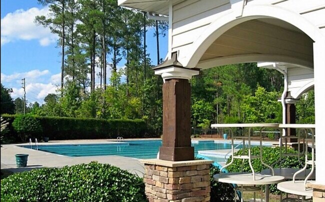 Building Photo - 204 Bell Tower Way