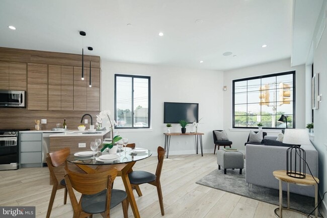 Photo - 1654 N 30th St House