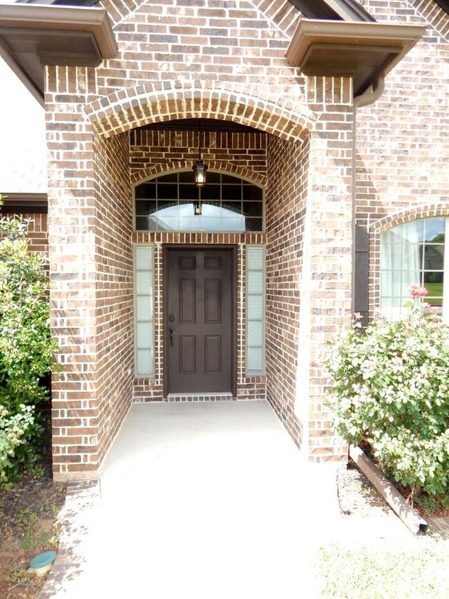 Foto del edificio - South Tyler! Stunning 4 Bedroom, 2 Bath Ho...