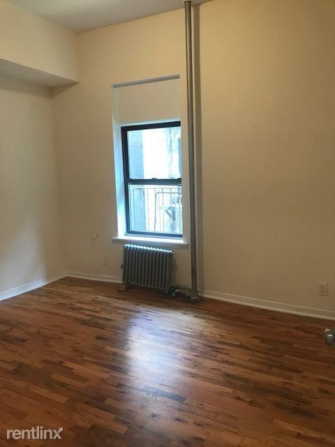 Building Photo - 247 W 21st St