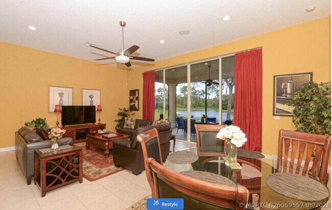 Foto del edificio - 7046 Maidstone Dr