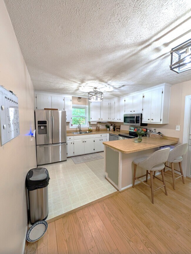 Foto del edificio - 5212 Hickory Fork Rd