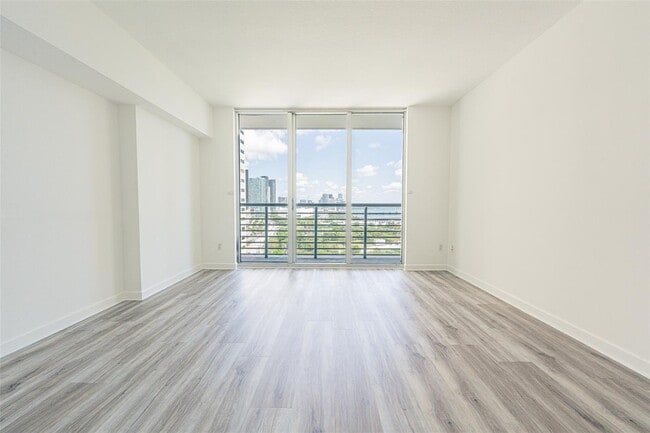 Building Photo - 325 S Biscayne Blvd