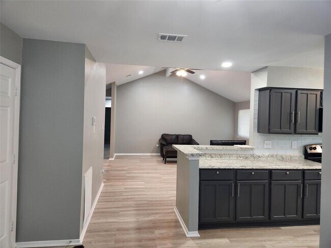 Foto del edificio - 7426 Daylight Ln