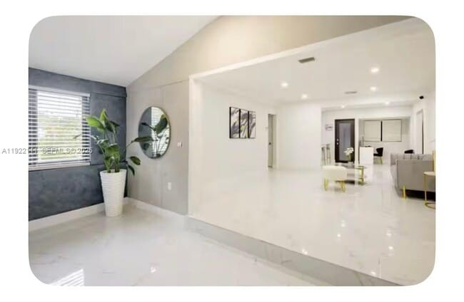 Foto del edificio - 1301 NW 99th St