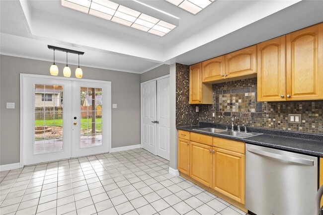 Foto del edificio - 3114 Glen Spring Dr