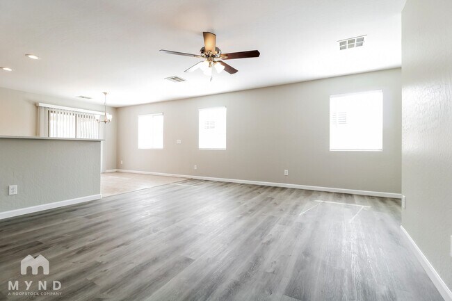Foto del edificio - 16812 W Marshall Ln