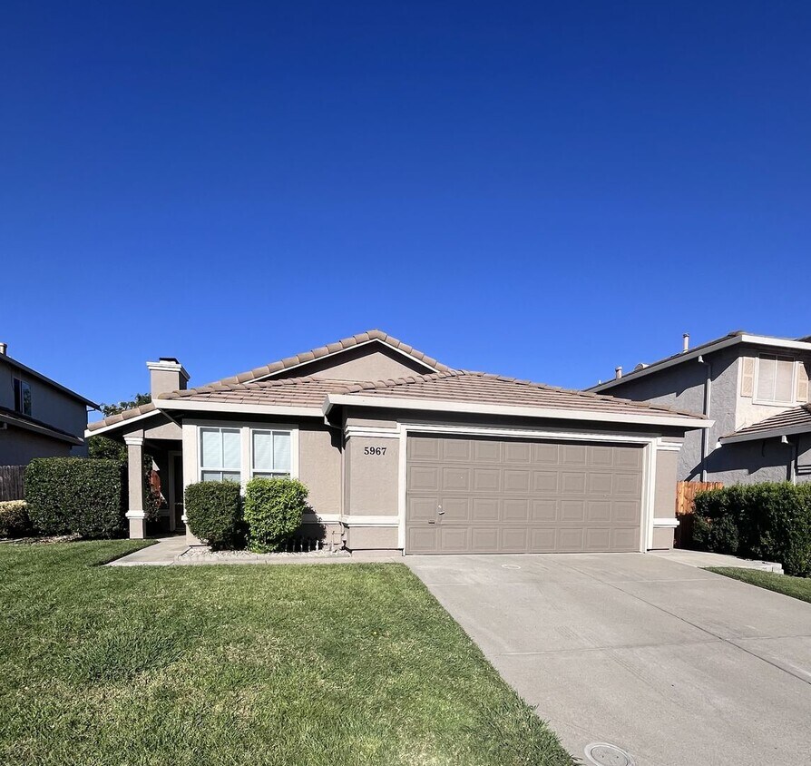 Primary Photo - NICE UPDATED HOME IN CITRUS HEIGHTS!!