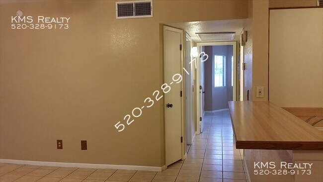 Foto del edificio - Two bedroom One Bath Condo (OWNER / AGENT)