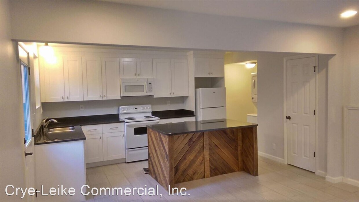 Building Photo - 1749 Whiteoak Rd