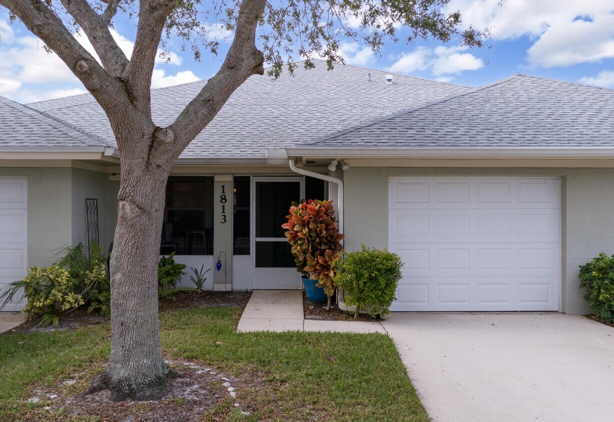 1813 Blue Heron Ln, Fort Pierce, FL 34982 Condo for Rent in Fort
