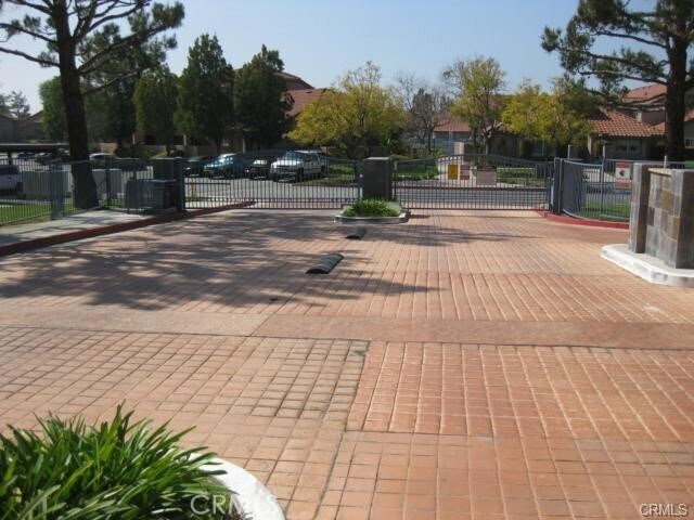 Foto del edificio - 200 E Alessandro Blvd