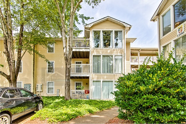 Photo - 1102 Augusta Dr Townhome