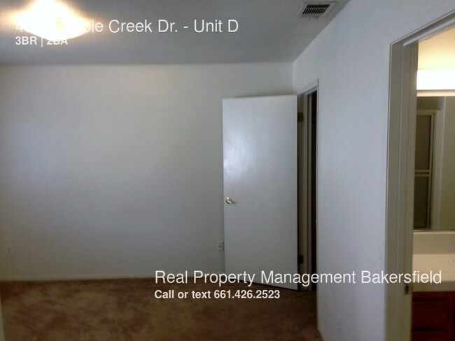 Foto del edificio - 4311 Pebble Creek Dr