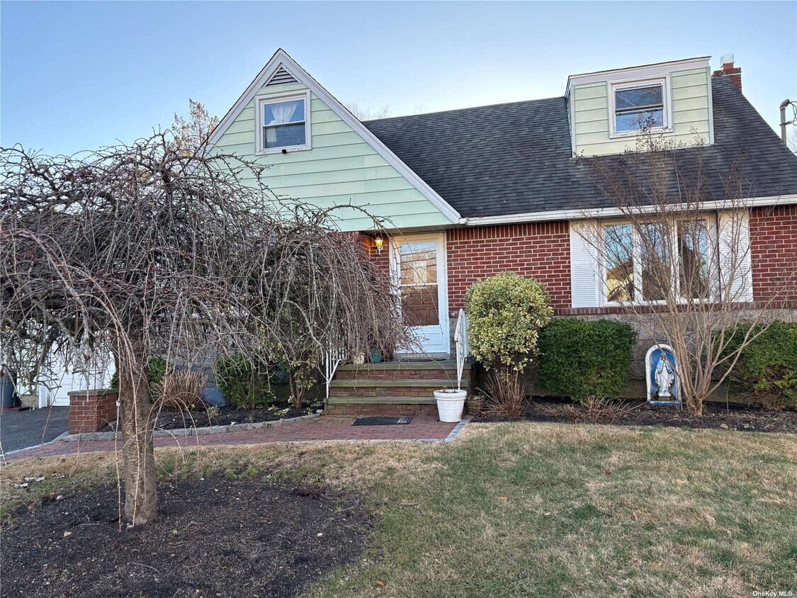 4 Keats Pl, Greenlawn, NY 11740 House Rental in Greenlawn, NY