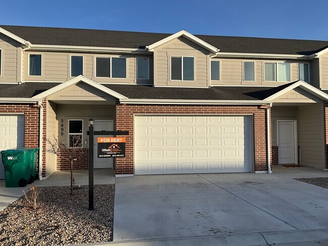 Foto del edificio - 3 bedroom 2.5 Bath Townhouse