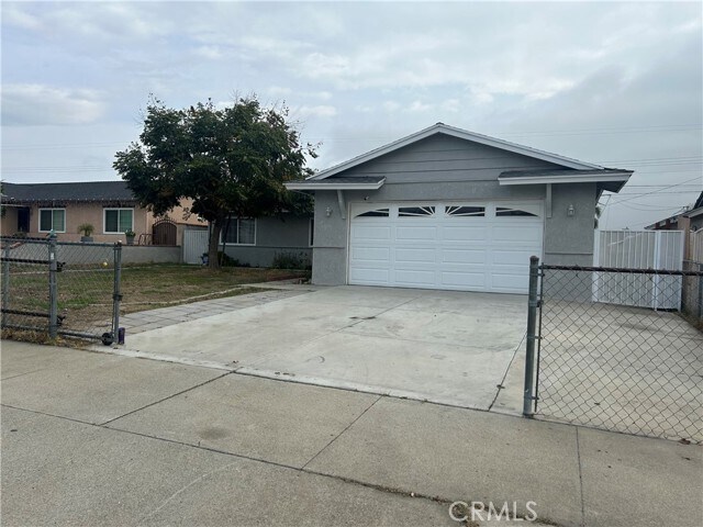 Building Photo - 1710 N Del Norte Ave
