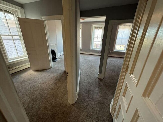 Building Photo - 54 Bloom St