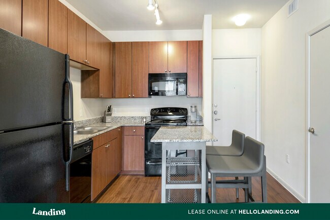 Foto del edificio - 101 W Morehead St