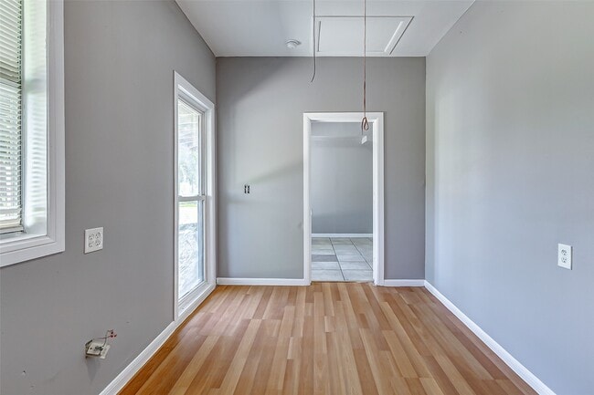 Building Photo - 6223 Lavender St