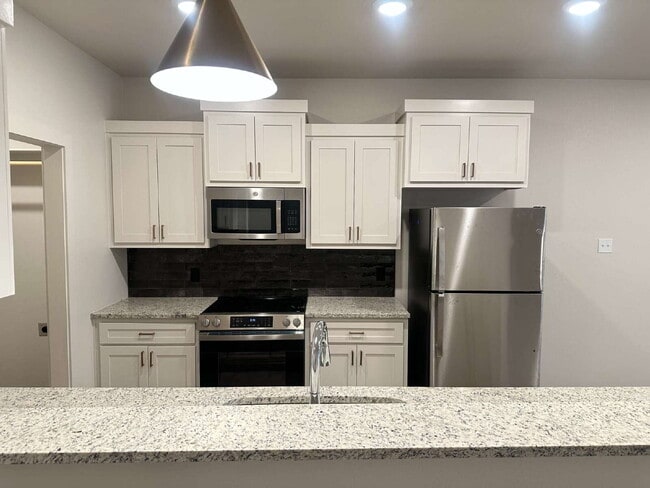 Building Photo - Brand new townhomes in Frenship ISD!