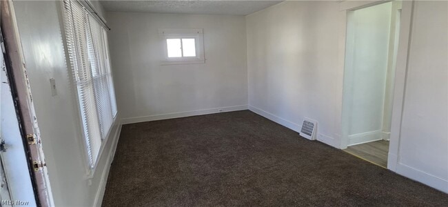 Building Photo - 1235 Bellows St