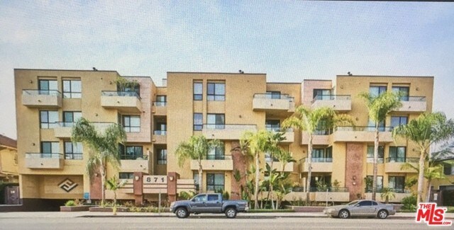 Primary Photo - 871 Crenshaw Blvd