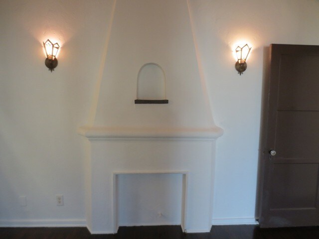 Building Photo - 628 N Windsor Blvd