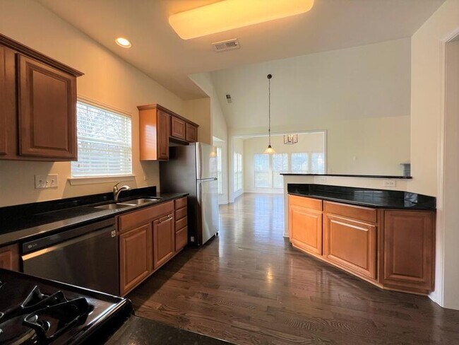 Building Photo - 12710 Winget Rd