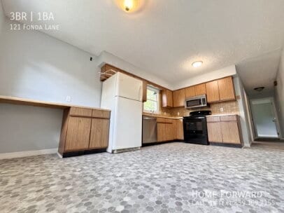 Building Photo - 121 Fonda Ln