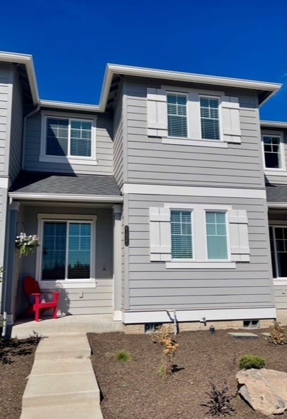 Foto principal - Gorgeous newer townhome in SE Bend!