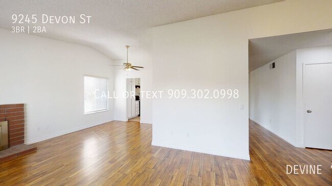 Foto del edificio - 9245 Devon St