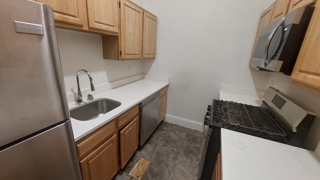 Foto principal - 76 W Cottage St