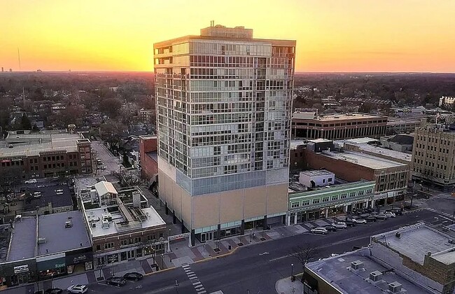 Building Photo - 432 S Washington Ave