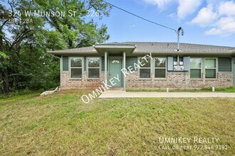 Building Photo - 324 W Munson St Building Photo - 324 W Munson St