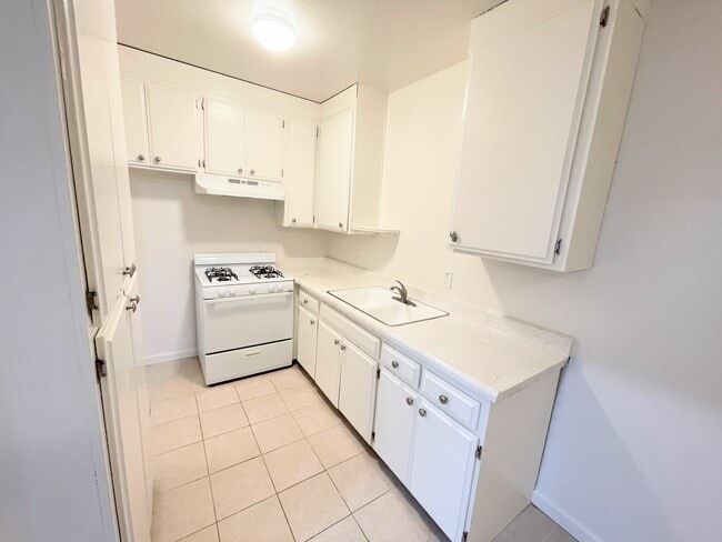 Building Photo - 11620 Sylvan St