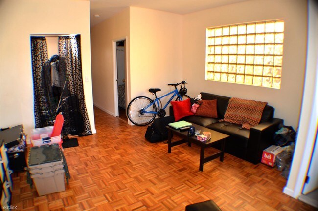 Building Photo - 3040 42nd St