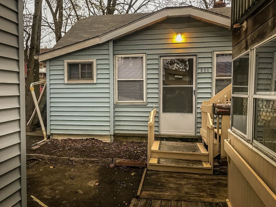 Primary Photo - 840 5th Ave