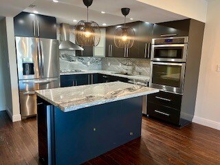 Cocina - 500 Three Islands Blvd