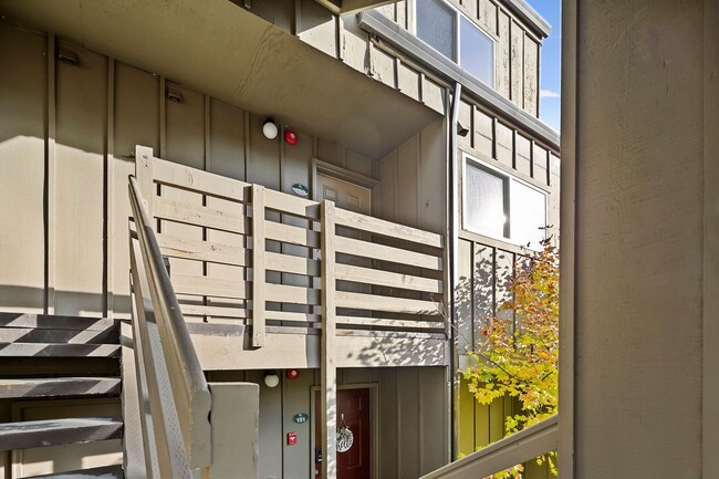 Building Photo - 4Touchstone