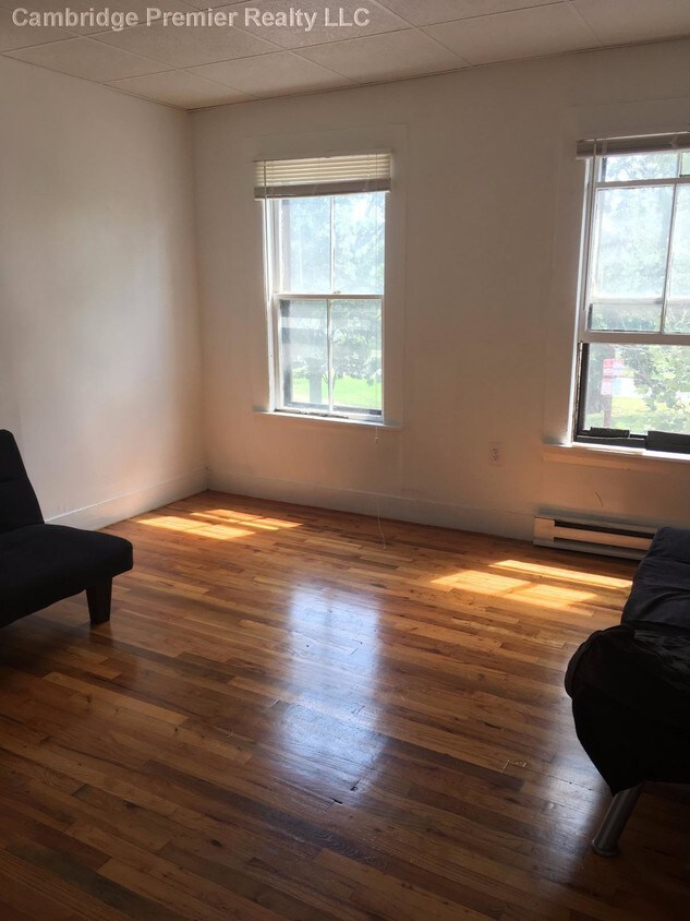 Primary Photo - 191 Mt Auburn St