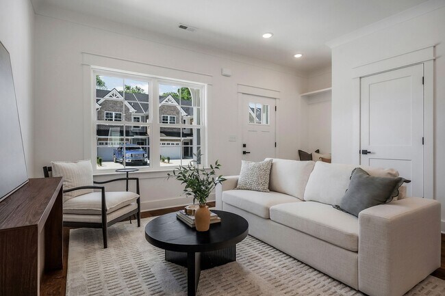 Foto del edificio - 211 S High St