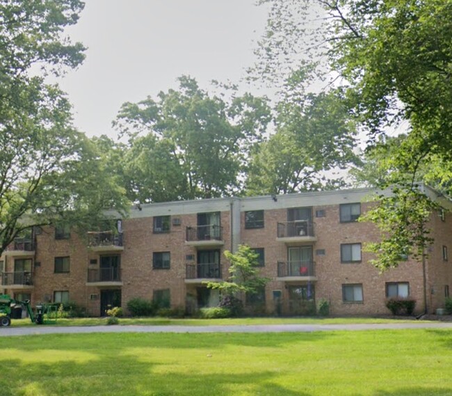 Building Photo - 1575 W Street Rd