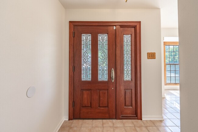 Building Photo - 7722 Pinebrook Dr