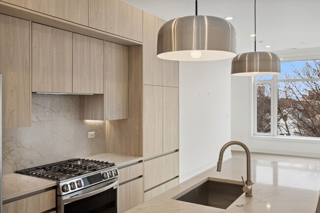 Foto del edificio - 3409 N Bosworth Ave